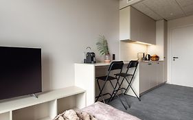 Hugo Apartment Hotel